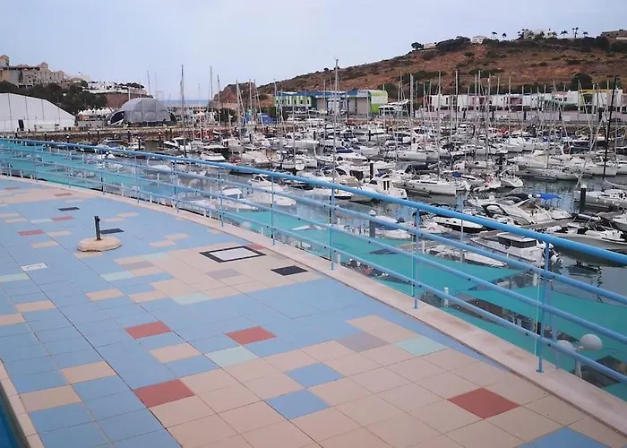 Joyful Marina - 阿尔布费拉